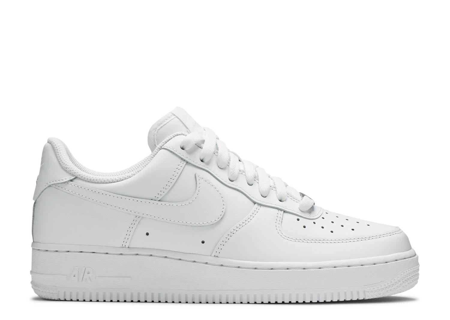 Nike air force 1 07 hotsell triple white womens size 7.5